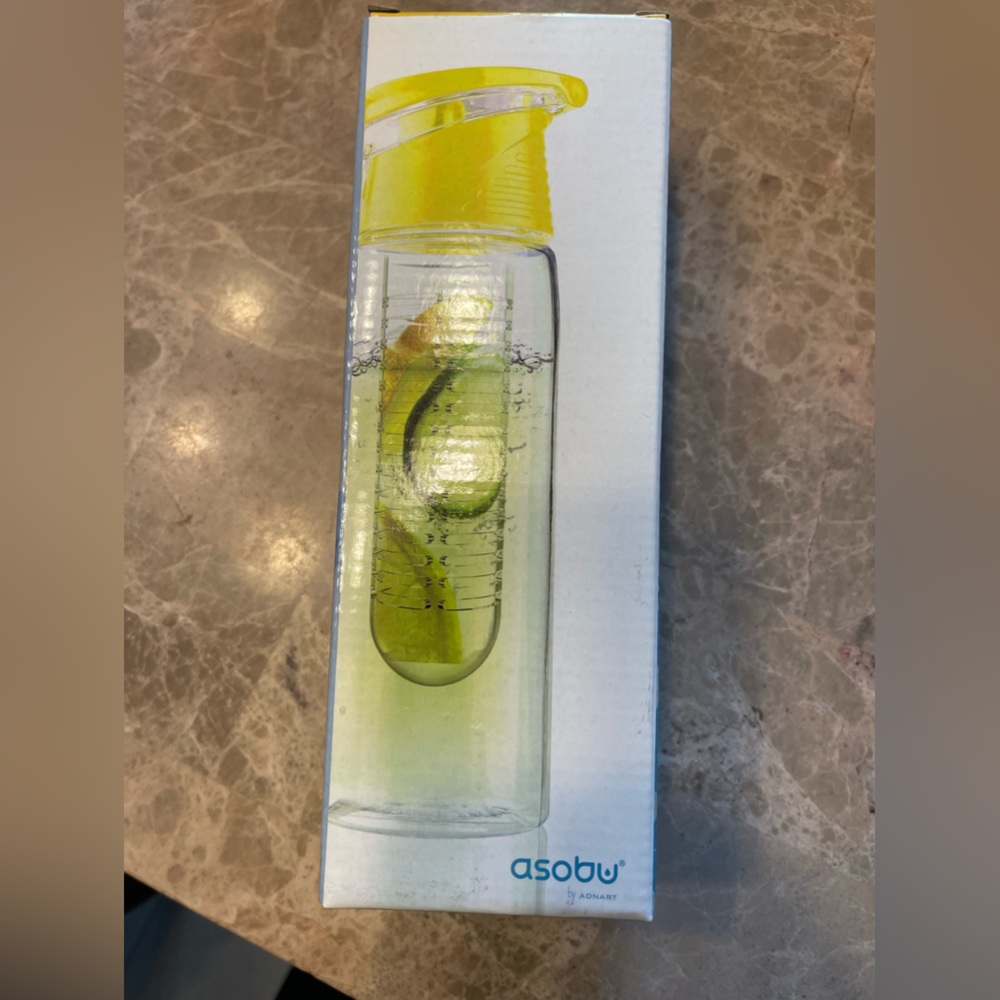 Fruit infused water bottle